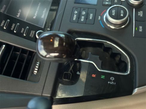 Used 2020 Toyota Sienna XLE Premium image 33