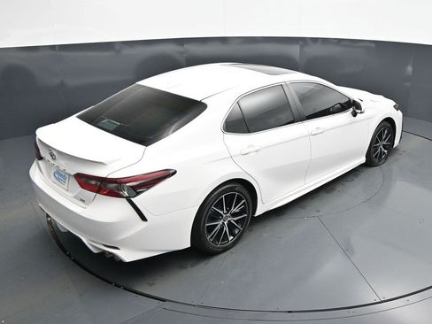 Used 2023 Toyota Camry SE w/ Convenience Package FWD image 17
