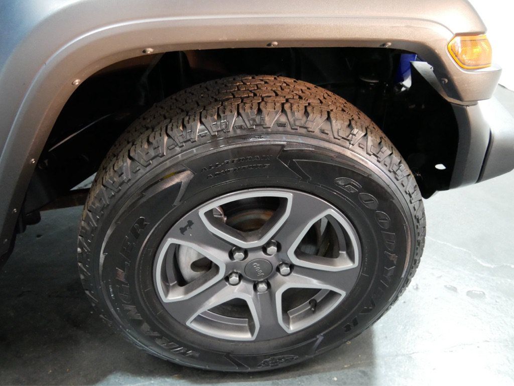 Used 2018 Jeep Wrangler Unlimited Sport S AWD/4WD image 6