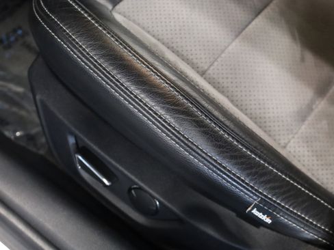 Used 2017 Ford Mustang GT Premium w/ Equipment Group 401A image 18