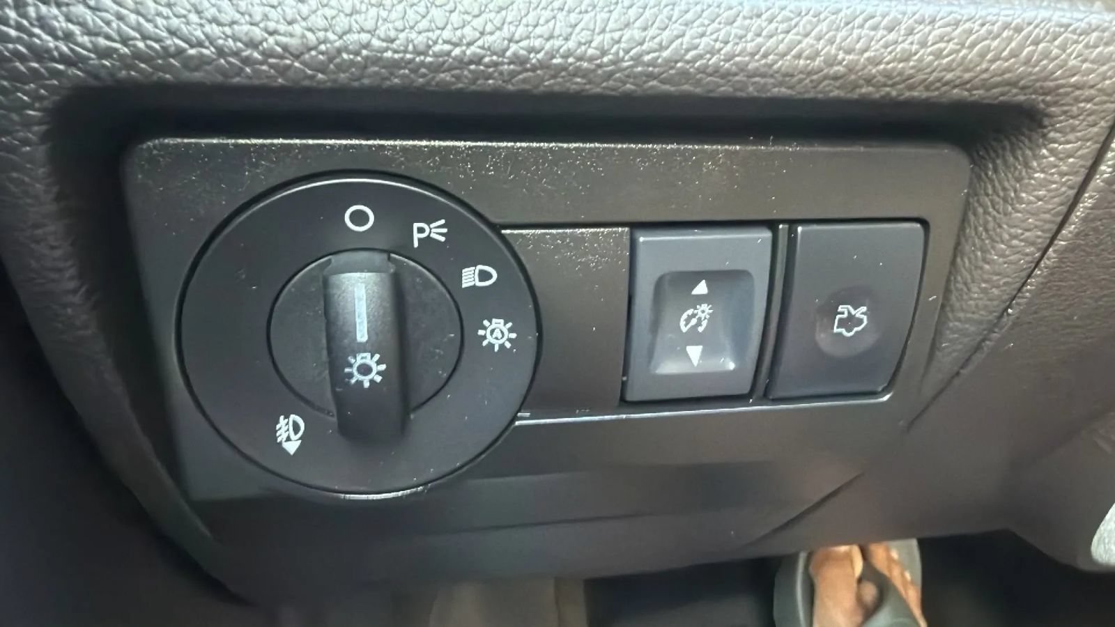Used 2010 Ford Fusion Hybrid FWD image 32