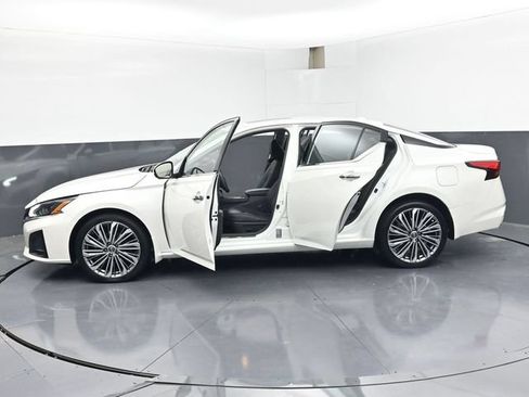 Used 2023 Nissan Altima 2.5 SL AWD/4WD image 50