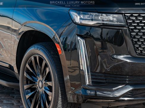 Used 2023 Cadillac Escalade ESV Luxury image 50