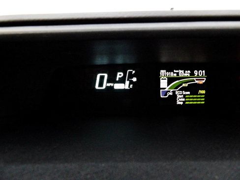 Used 2016 Toyota Prius C Four image 8