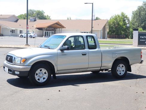 Used 2002 Toyota Tacoma 2WD Xtracab w/ SR5 Pkg w/ Chrome Pkg image 10
