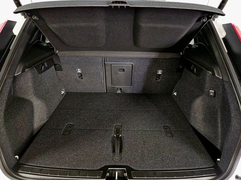 New 2026 Volvo XC40 B4 Plus w/ Climate Package image 18