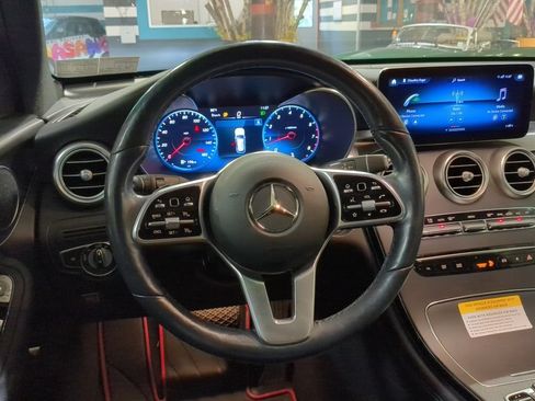 Used 2021 Mercedes-Benz GLC 300 4MATIC image 2
