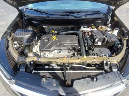 Used 2024 Chevrolet Equinox LT w/ LPO, Floor Liner Package FWD image 17