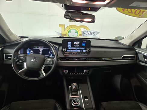 Used 2024 Mitsubishi Outlander SE AWD/4WD image 13