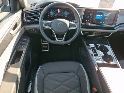 Certified 2025 Volkswagen Atlas Peak Edition SE image 12