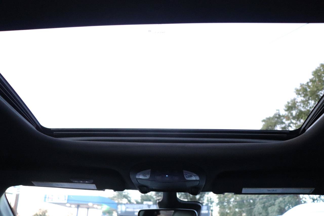 Used 2025 Chrysler Pacifica Limited FWD image 22