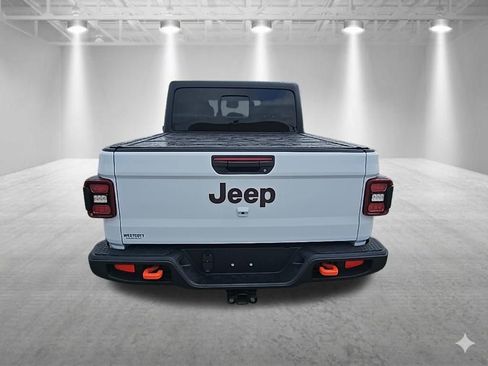 Used 2024 Jeep Gladiator Mojave w/ Safety Group image 5