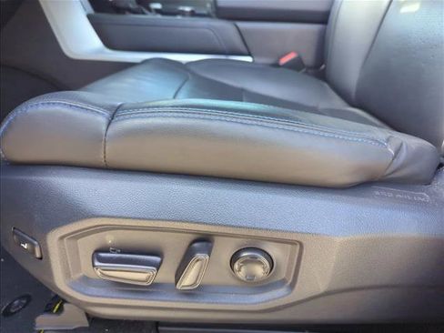 Used 2025 Toyota Tundra Platinum AWD/4WD image 12