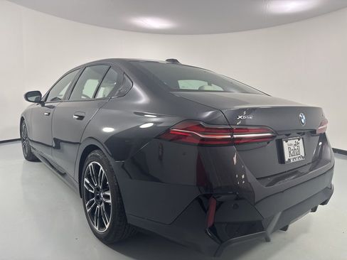 New 2026 BMW 530i xDrive w/ M Sport Package AWD/4WD image 5