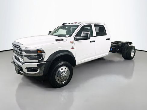 New 2026 RAM 5500 Tradesman w/ Chrome Appearance Group image 3