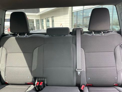 Used 2024 Chevrolet Silverado 1500 LT image 22