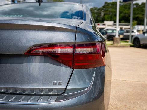 Used 2022 Volkswagen Jetta SE FWD image 17