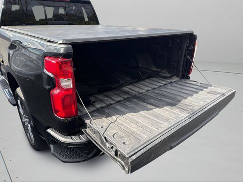 Used 2023 Chevrolet Silverado 1500 High Country AWD/4WD image 25