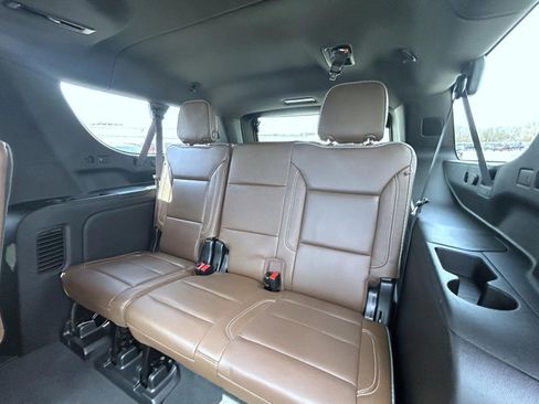 Certified 2023 Chevrolet Suburban High Country image 22