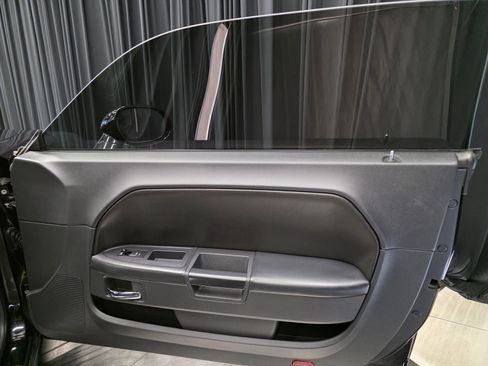 Used 2010 Dodge Challenger R/T RWD image 41