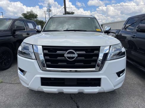 Used 2023 Nissan Armada Platinum w/ Captain's Chairs Package RWD image 2