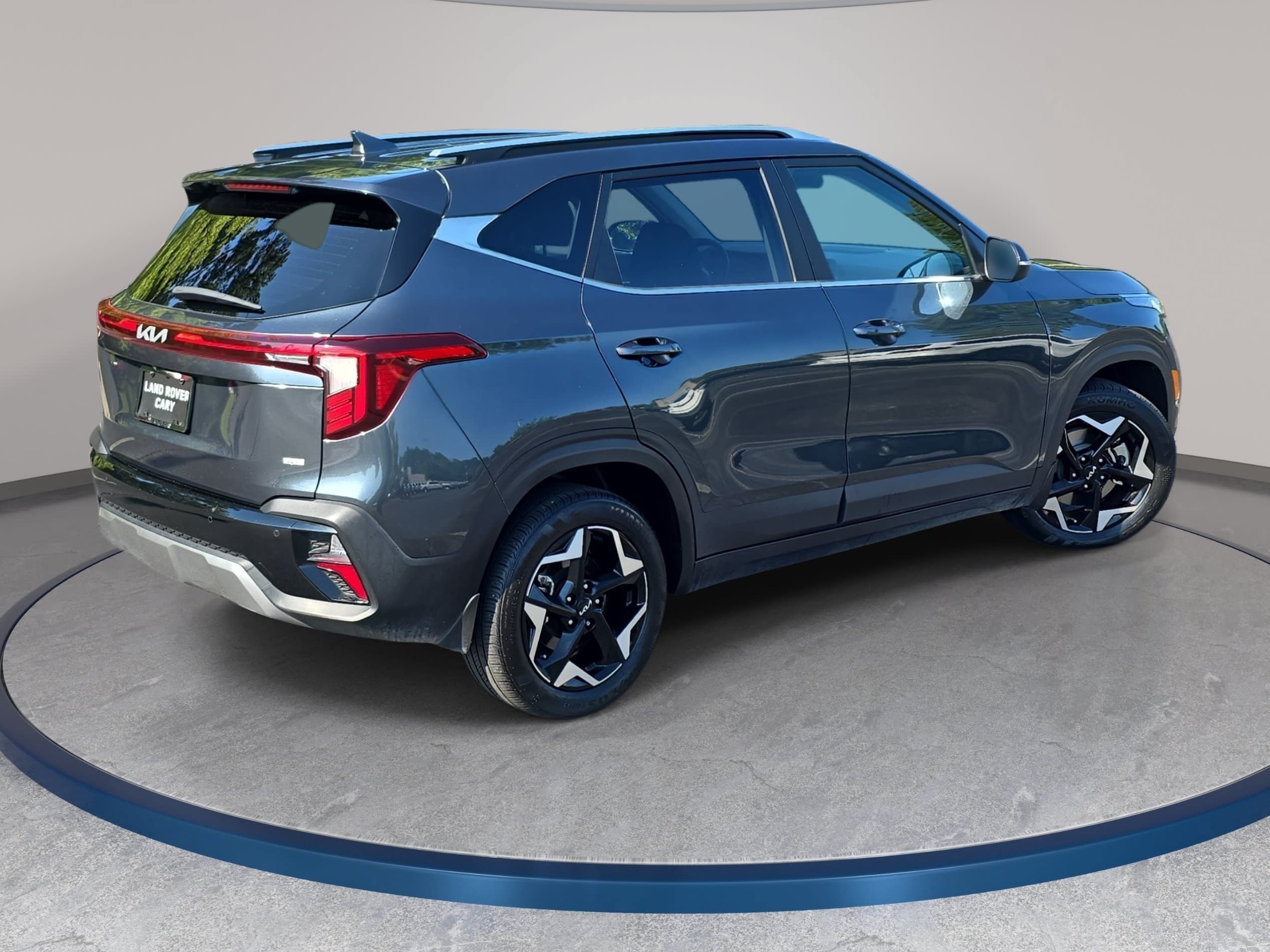 Used 2025 Kia Seltos EX w/ EX Sunroof Package AWD/4WD image 5