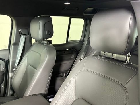 New 2026 Land Rover Defender 110 X-Dynamic SE image 6