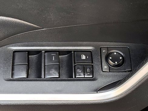 Certified 2021 Toyota RAV4 XLE image 14