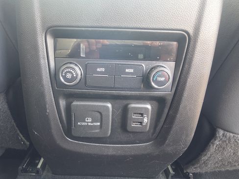 Used 2021 Buick Enclave Essence w/ Sound and Sites Package AWD/4WD image 15