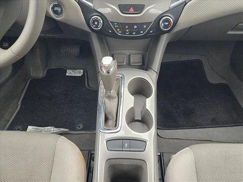 Used 2017 Chevrolet Cruze LT w/ Convenience Package image 11