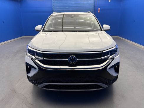Used 2023 Volkswagen Taos SEL AWD/4WD image 3