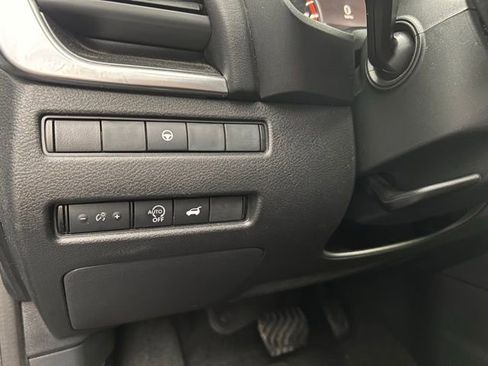 Used 2024 Nissan Rogue SV image 21