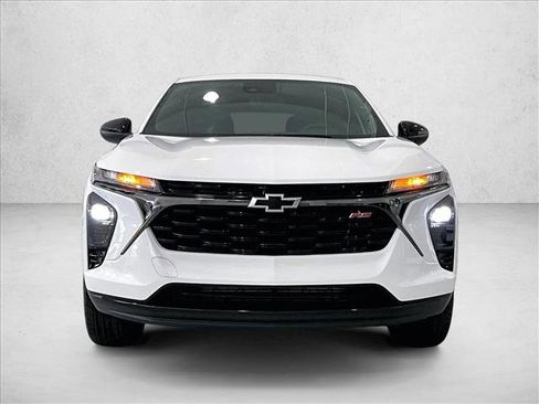 Used 2024 Chevrolet Trax RS FWD image 3