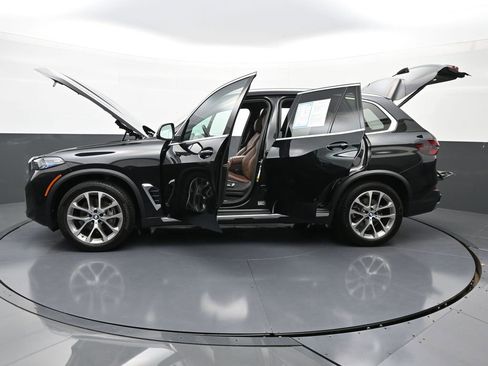 Used 2024 BMW X5 xDrive40i w/ Premium Package image 41