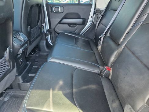 Used 2024 Jeep Wrangler Unlimited Rubicon 4xe AWD/4WD image 15