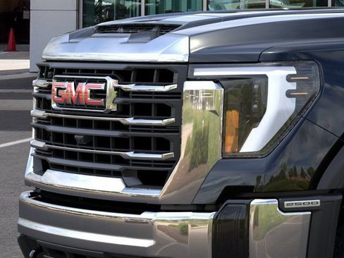 New 2026 GMC Sierra 2500 SLE w/ SLE Value Package; AWD/4WD image 13