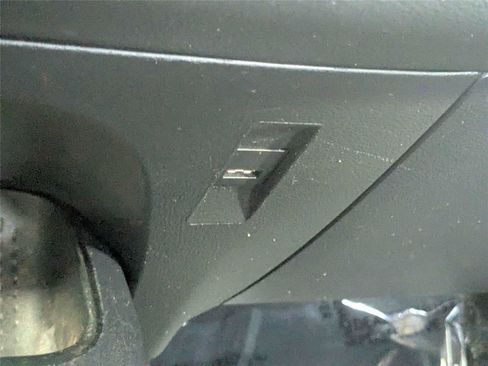 Used 2022 Toyota Corolla LE FWD image 22