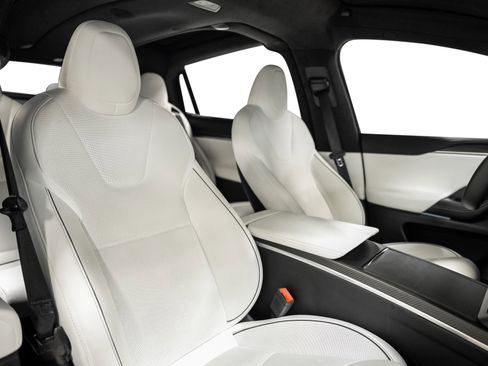 Used 2023 Tesla Model X Plaid image 33