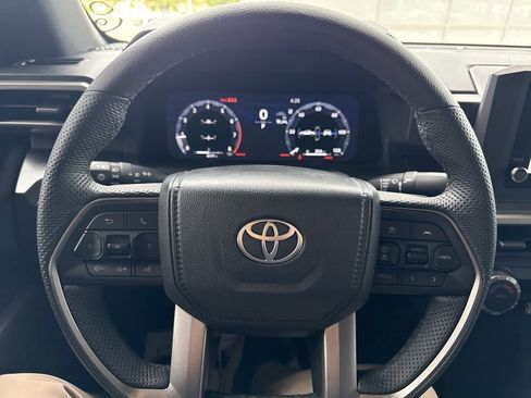 Certified 2025 Toyota Tacoma TRD Off-Road AWD/4WD image 16