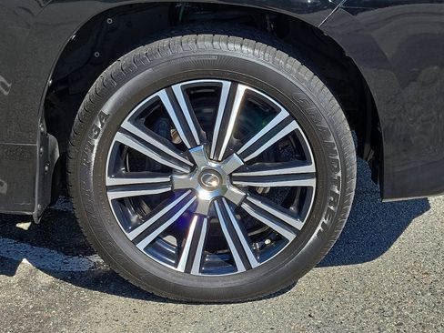 Certified 2019 Lexus LX 570 4WD image 9