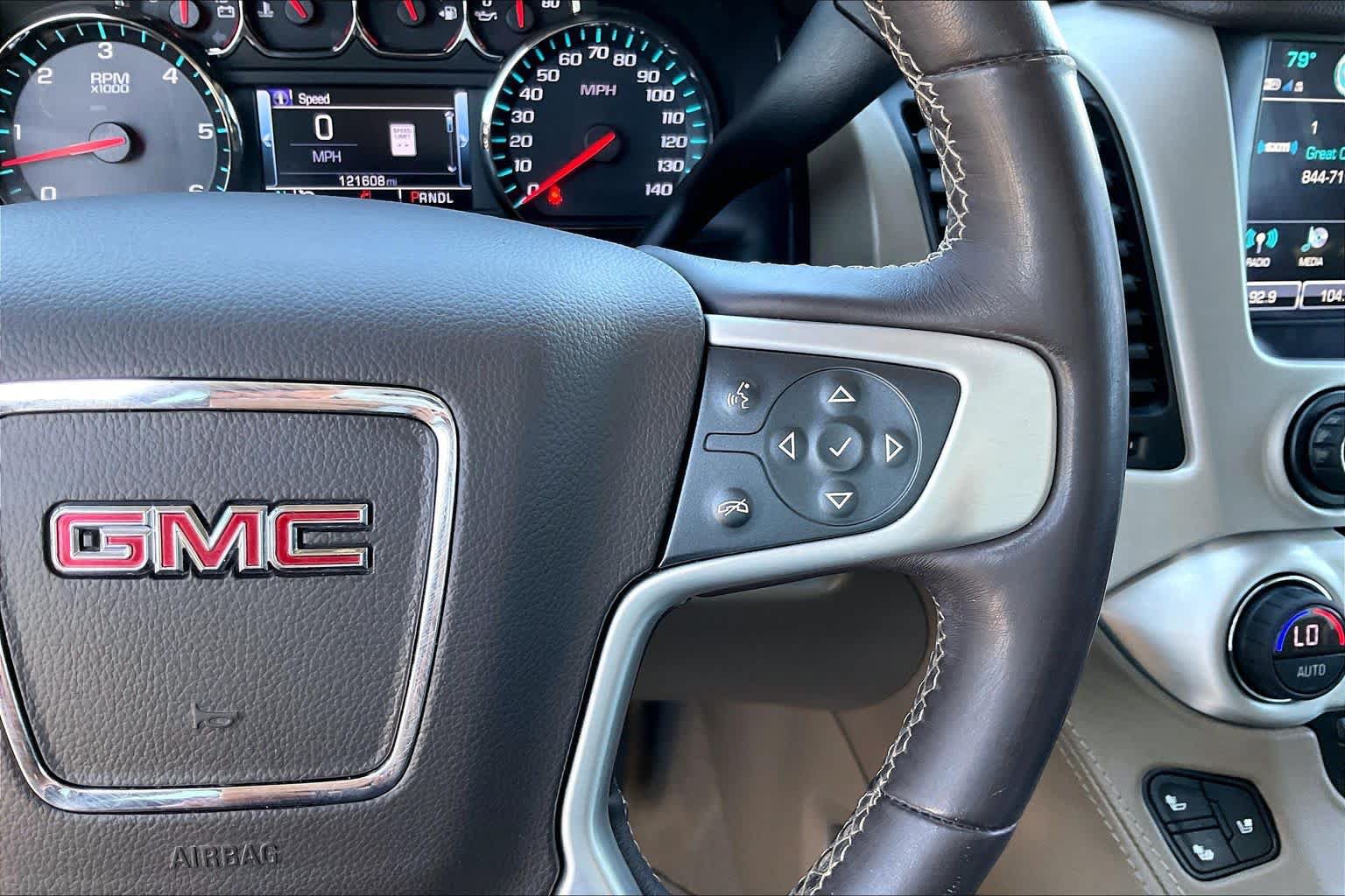 Used 2020 GMC Yukon SLT w/ Premium Edition RWD image 25