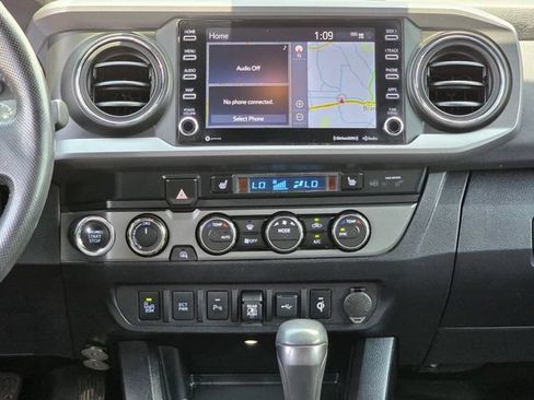 Used 2020 Toyota Tacoma TRD Off-Road w/ Advanced Technology Package AWD/4WD image 9
