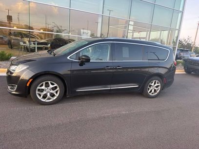 Used 2017 Chrysler Pacifica Touring-L Plus w/ Tire & Wheel Group