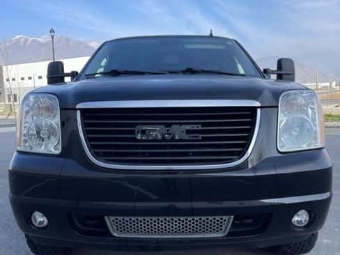 Used 2013 GMC Yukon XL 2500 SLT image 8