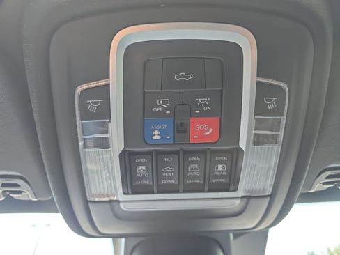 Used 2021 RAM 1500 Laramie AWD/4WD image 35