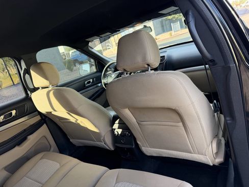 Used 2017 Ford Explorer Base AWD 4dr SUV image 18