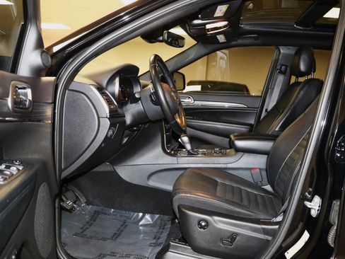 Used 2020 Jeep Grand Cherokee Limited X image 12