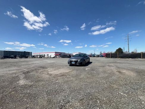 Used 2025 Nissan Altima 2.5 SV FWD image 15
