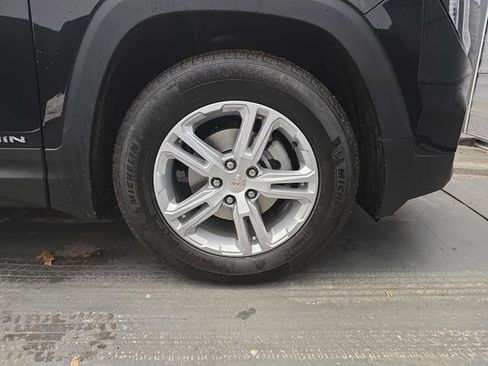 Used 2023 GMC Terrain SLE image 12