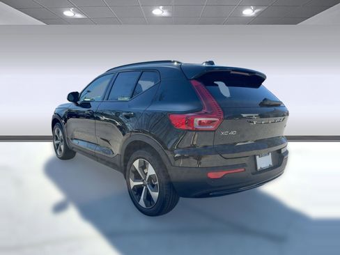 New 2026 Volvo XC40 B5 Plus w/ Climate Package image 3